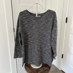 LOFT Black and White Textured Knit 3/4 sleeve Top
